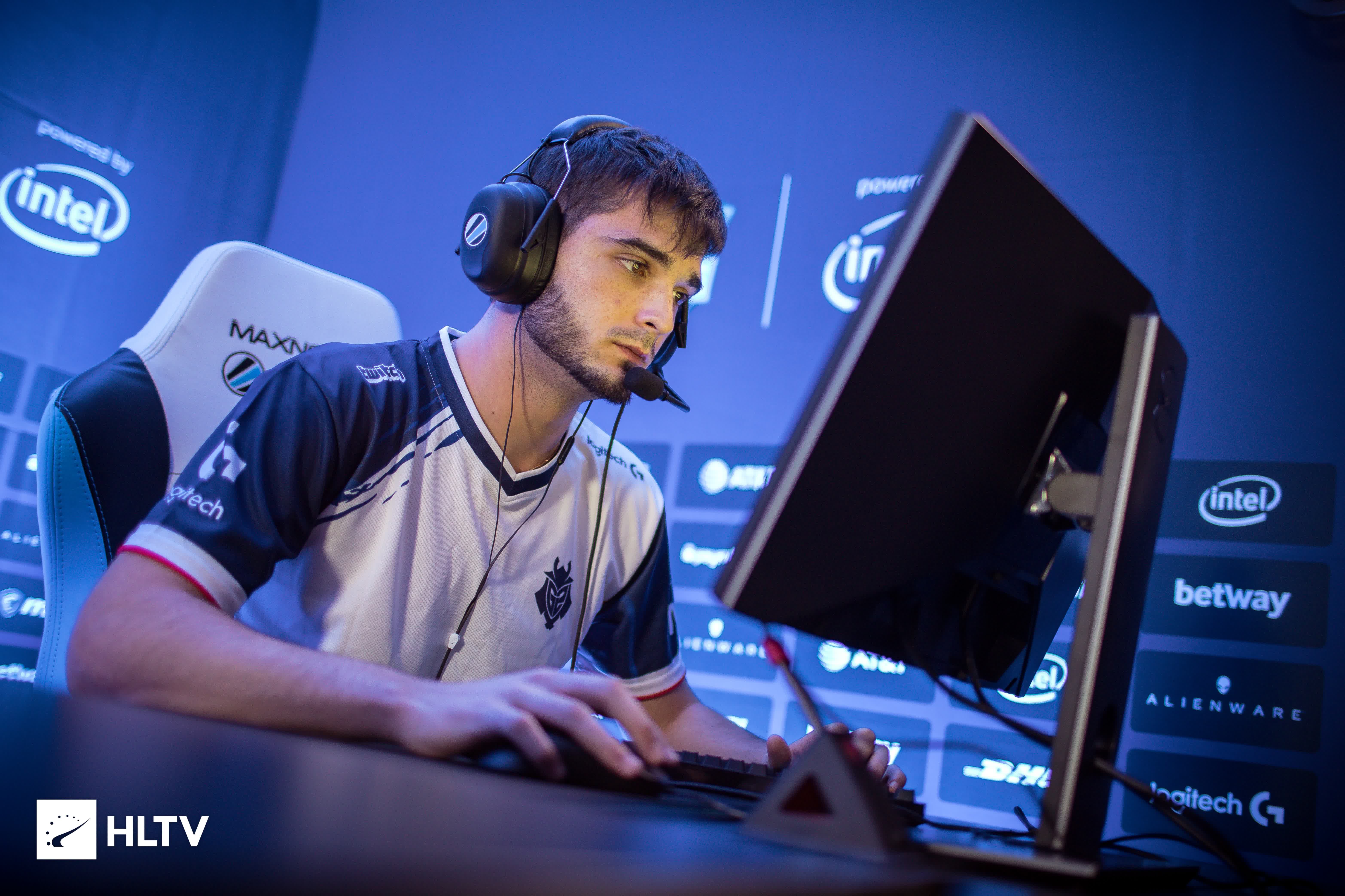 前锋一年踢 前锋一年踢