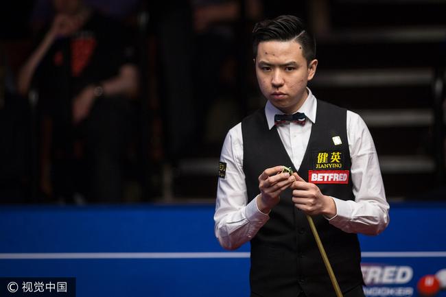 场上的气氛 场上的气氛