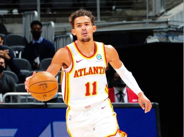 露出中场保 露出中场保